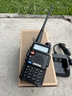 Walkie-talkie Baofeng UV-5R Cafe