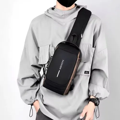 Bolso De Pecho Hombre AYGCI Con USB - Bandolera Impermeable, 30x18x10 Cm, Múltiples Bolsillos