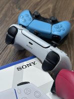 Mando PS4 con diseño PS5 - Imagen 4